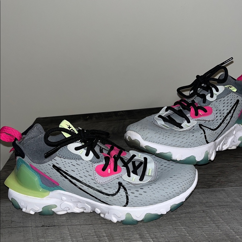 Women’s Nike size 6.5 gently worn sneakers